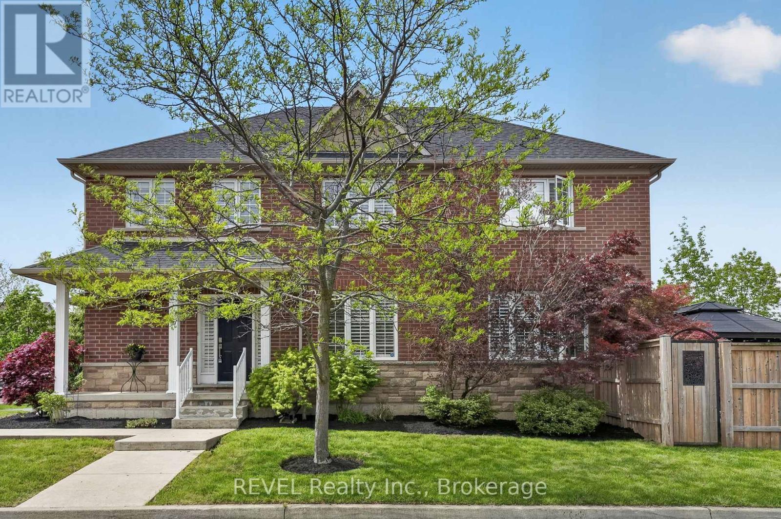 29 Springbreeze Heights, Hamilton, Ontario  L8E 0A4 - Photo 2 - X13169942