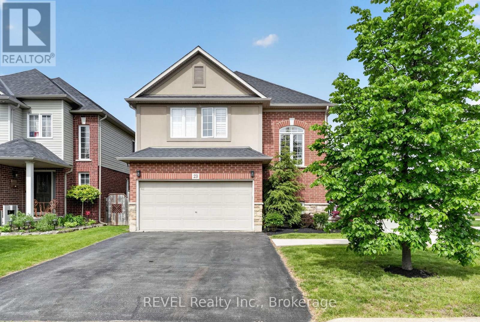 29 Springbreeze Heights, Hamilton, Ontario  L8E 0A4 - Photo 3 - X13169942
