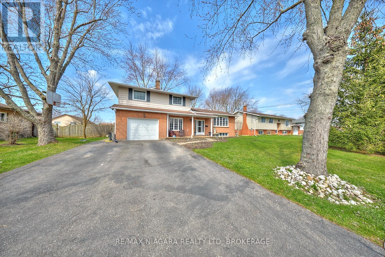 953 Grandview Road, Fort Erie, Ontario  L2A 5R4 - Photo 2 - X13170956