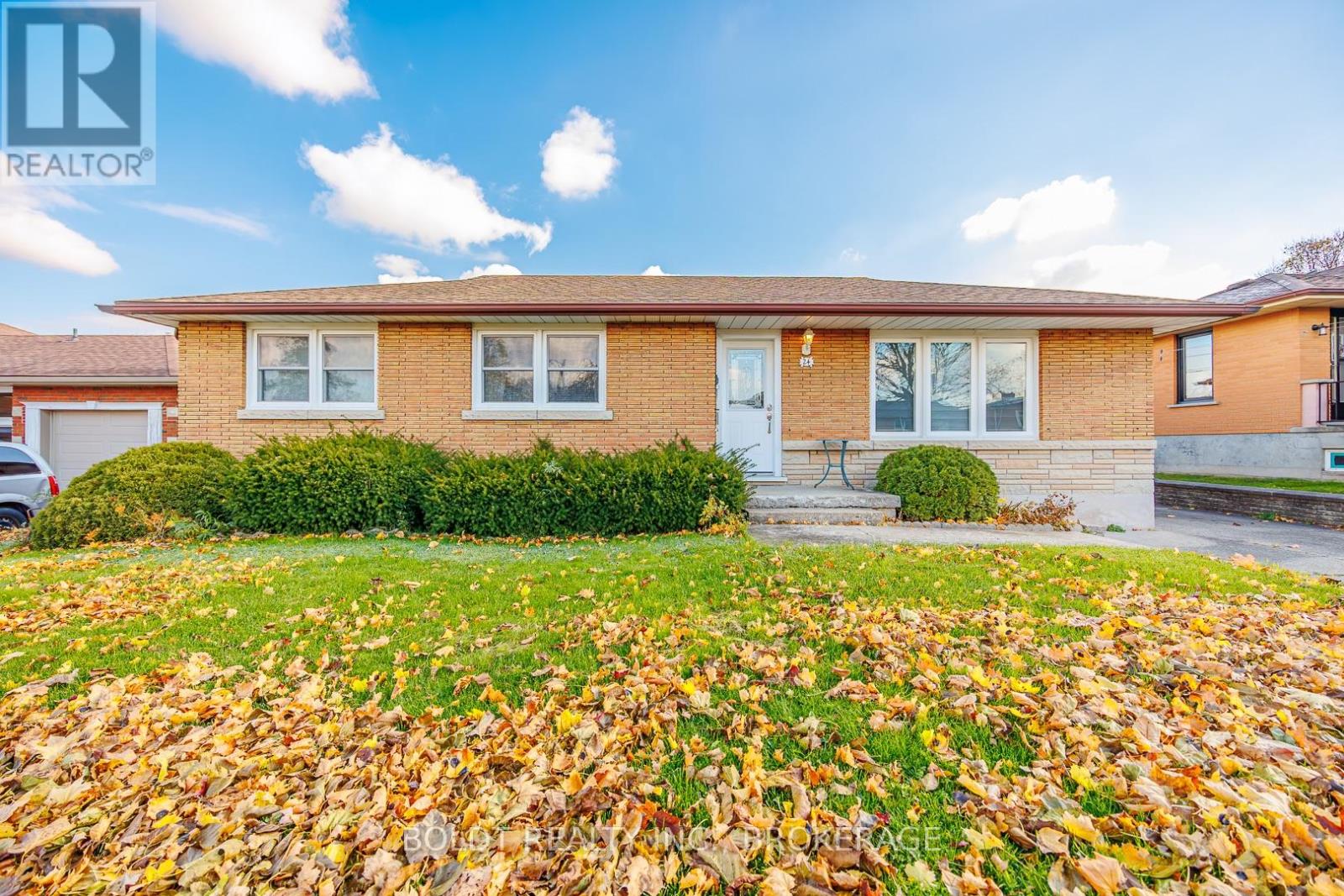 24 Winslow Crescent, Thorold, Ontario  L2V 3S1 - Photo 1 - X13176140