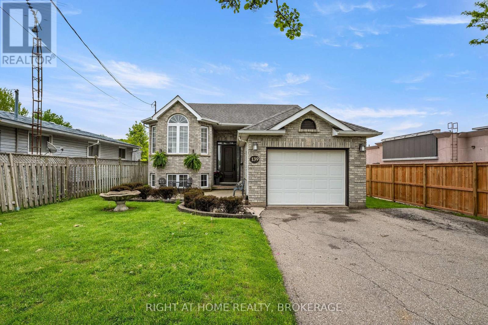 139 Quaker Road, Welland, Ontario  L3C 3G3 - Photo 1 - X13176454