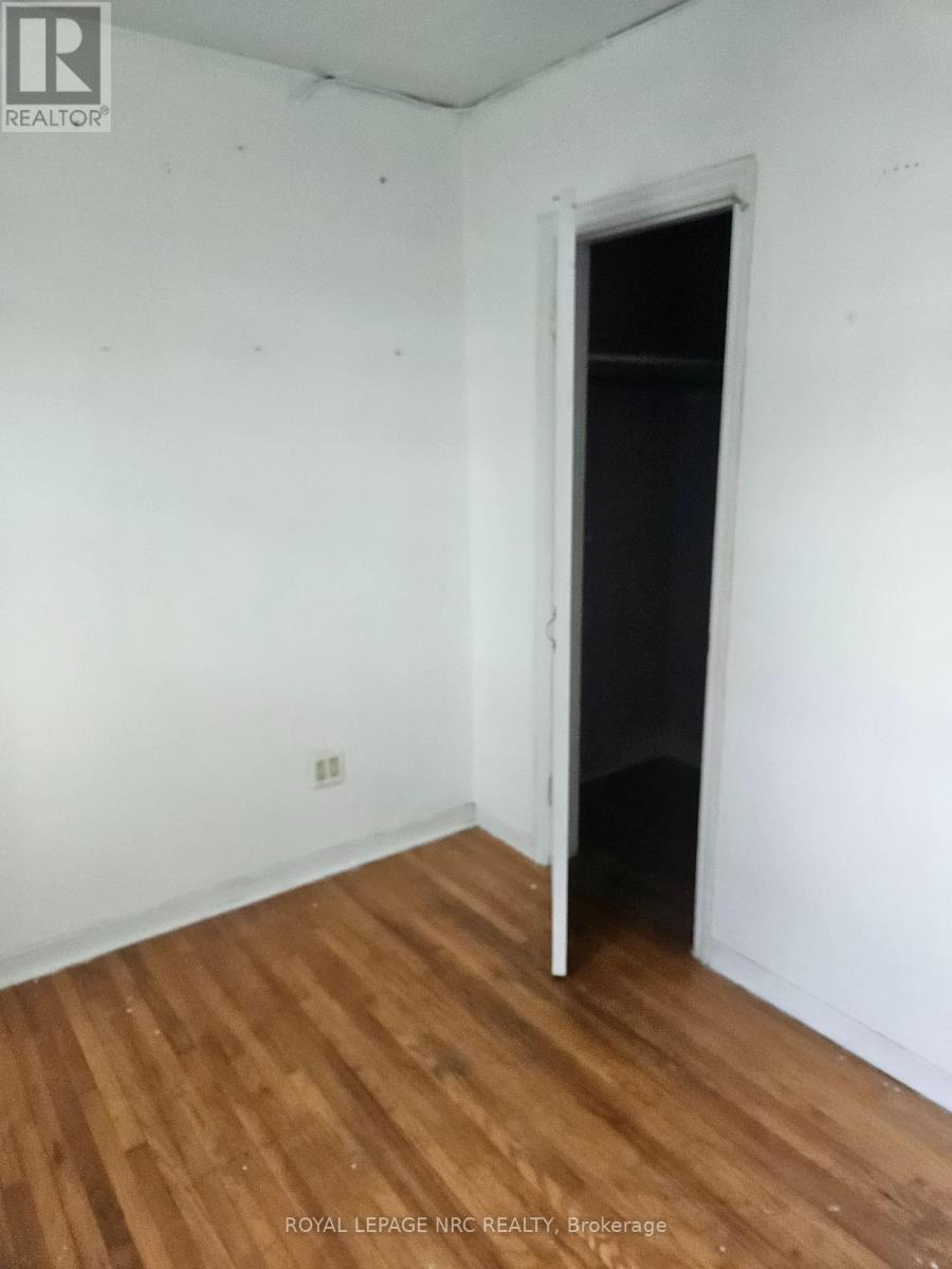Apartment - Main Floor - 46 Martin Street, Thorold, Ontario  L2V 3X2 - Photo 10 - X13178512