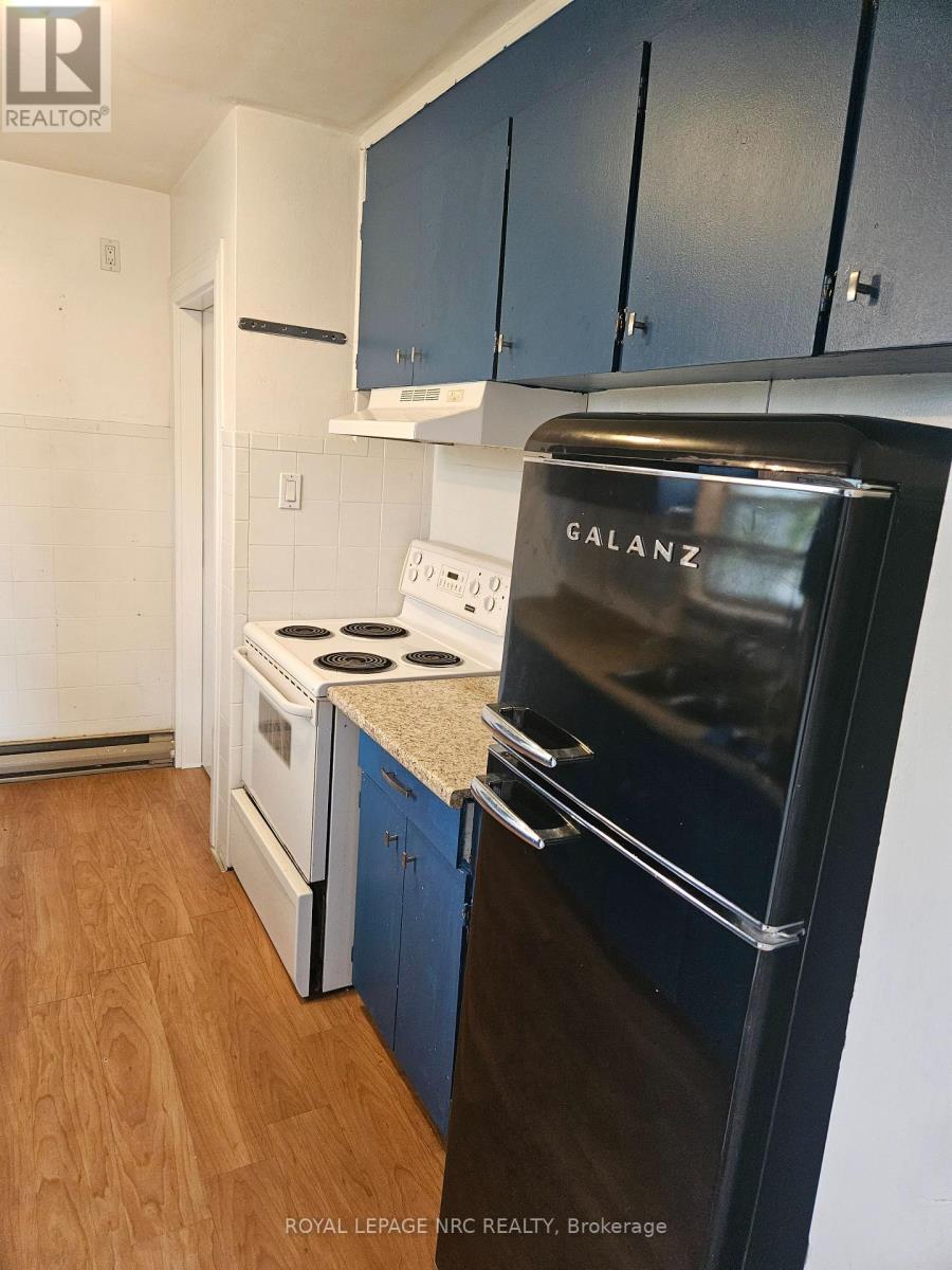 Apartment - Main Floor - 46 Martin Street, Thorold, Ontario  L2V 3X2 - Photo 6 - X13178512
