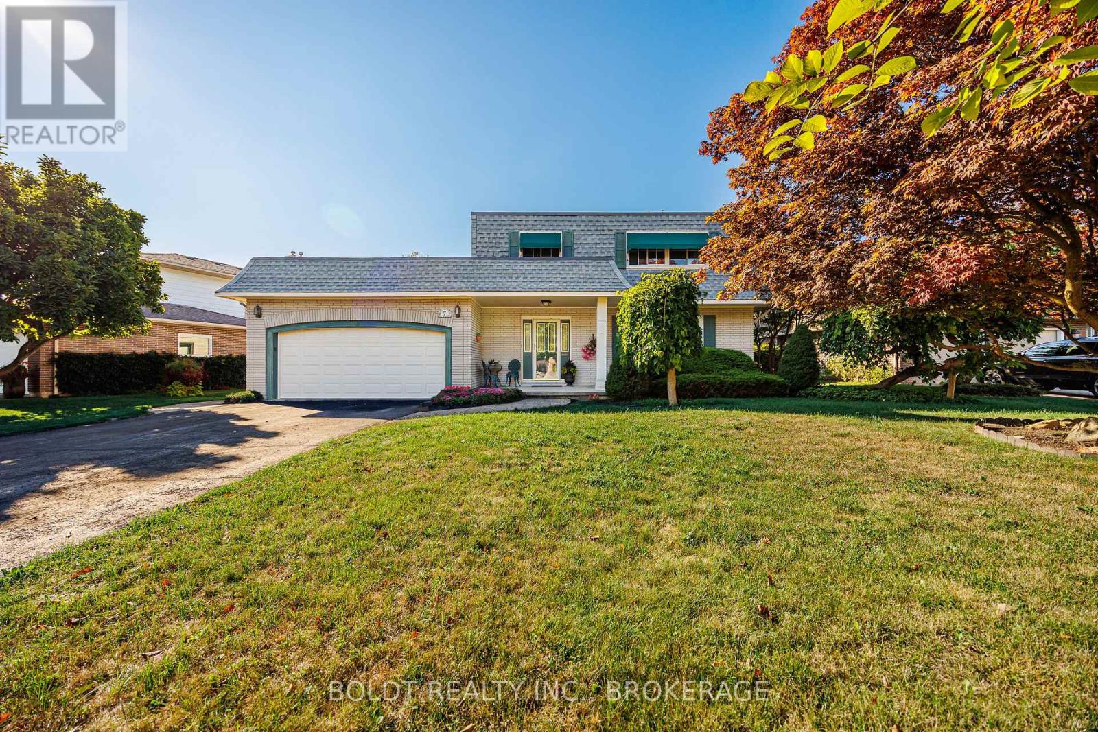 7 Mayholme Court, St. Catharines, Ontario  L2N 4C1 - Photo 1 - X13184532
