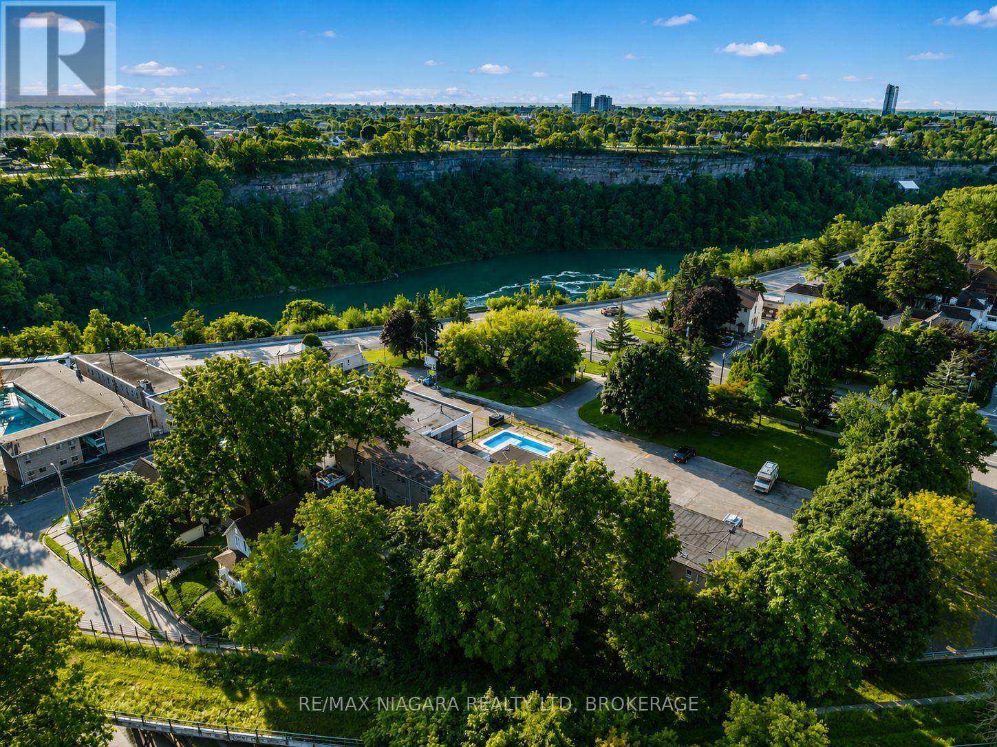 4625 Cataract Avenue, Niagara Falls, Ontario  L2E 3M3 - Photo 3 - X13210814