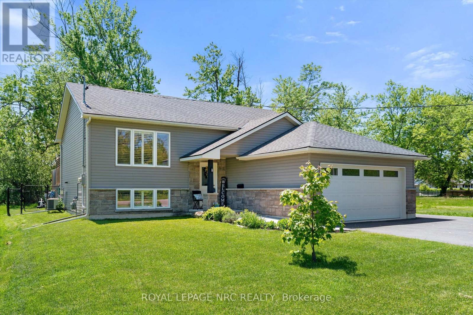 965 Bertie Street, Fort Erie, Ontario  L2A 1Z7 - Photo 2 - X13217798