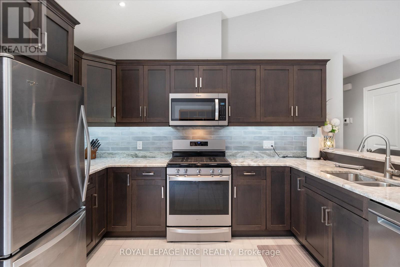 965 Bertie Street, Fort Erie, Ontario  L2A 1Z7 - Photo 8 - X13217798