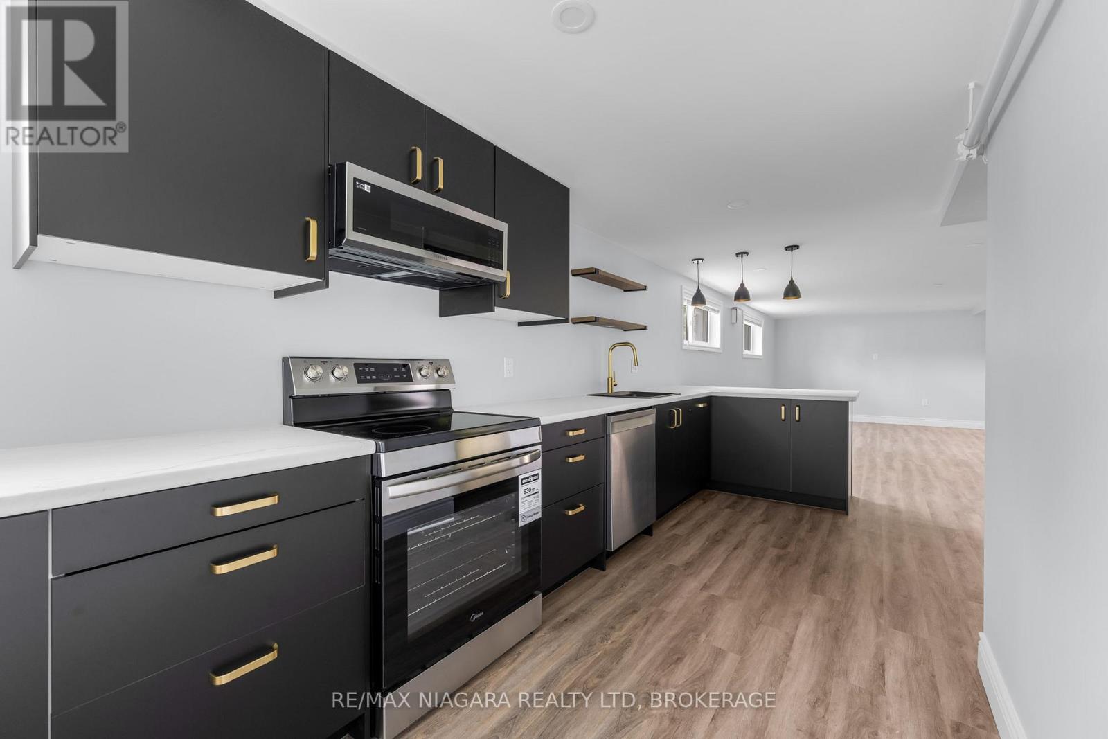 11 - 833 Foss Road, Pelham, Ontario  L0S 1C0 - Photo 1 - X13230394