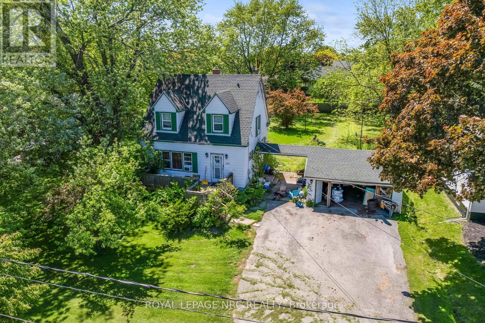 237 First Avenue, Welland, Ontario  L3C 1Y7 - Photo 2 - X13239440