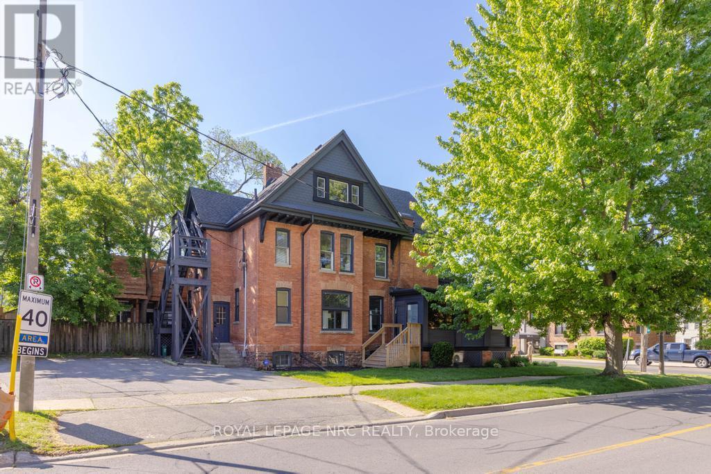 58 Ontario Street, St. Catharines, Ontario  L2R 5J4 - Photo 2 - X13243656