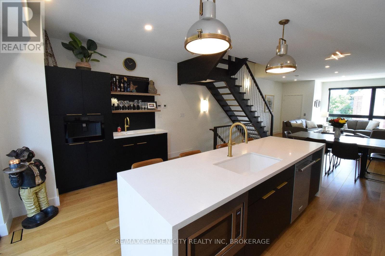 5 - 2 Brock Street S, Hamilton, Ontario  L9H 3G6 - Photo 17 - X13247012