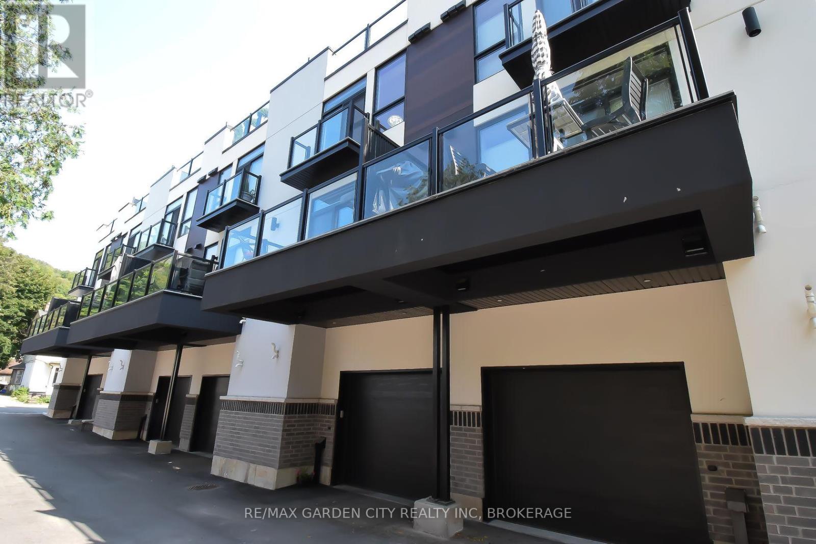 5 - 2 Brock Street S, Hamilton, Ontario  L9H 3G6 - Photo 3 - X13247012