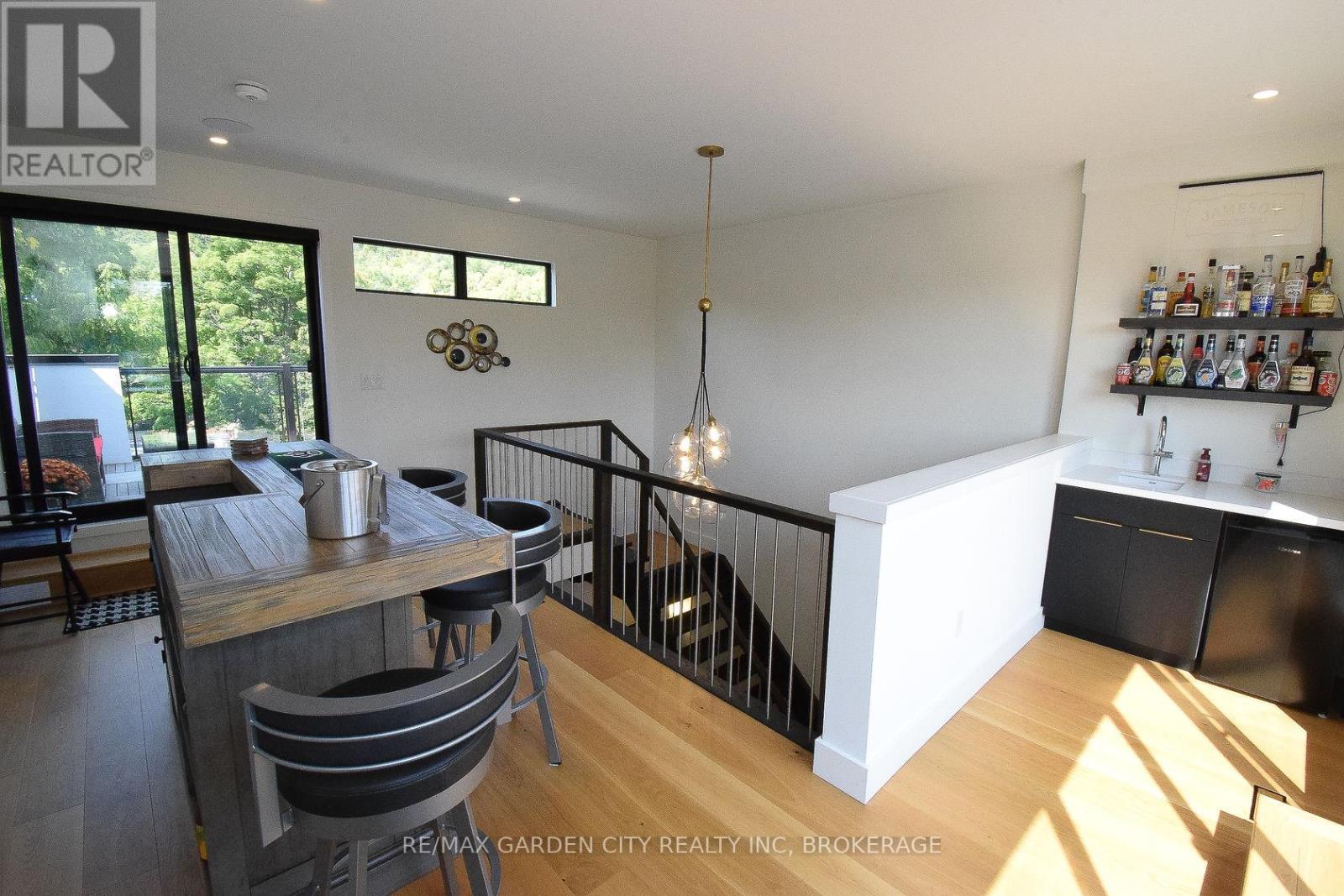 5 - 2 Brock Street S, Hamilton, Ontario  L9H 3G6 - Photo 32 - X13247012
