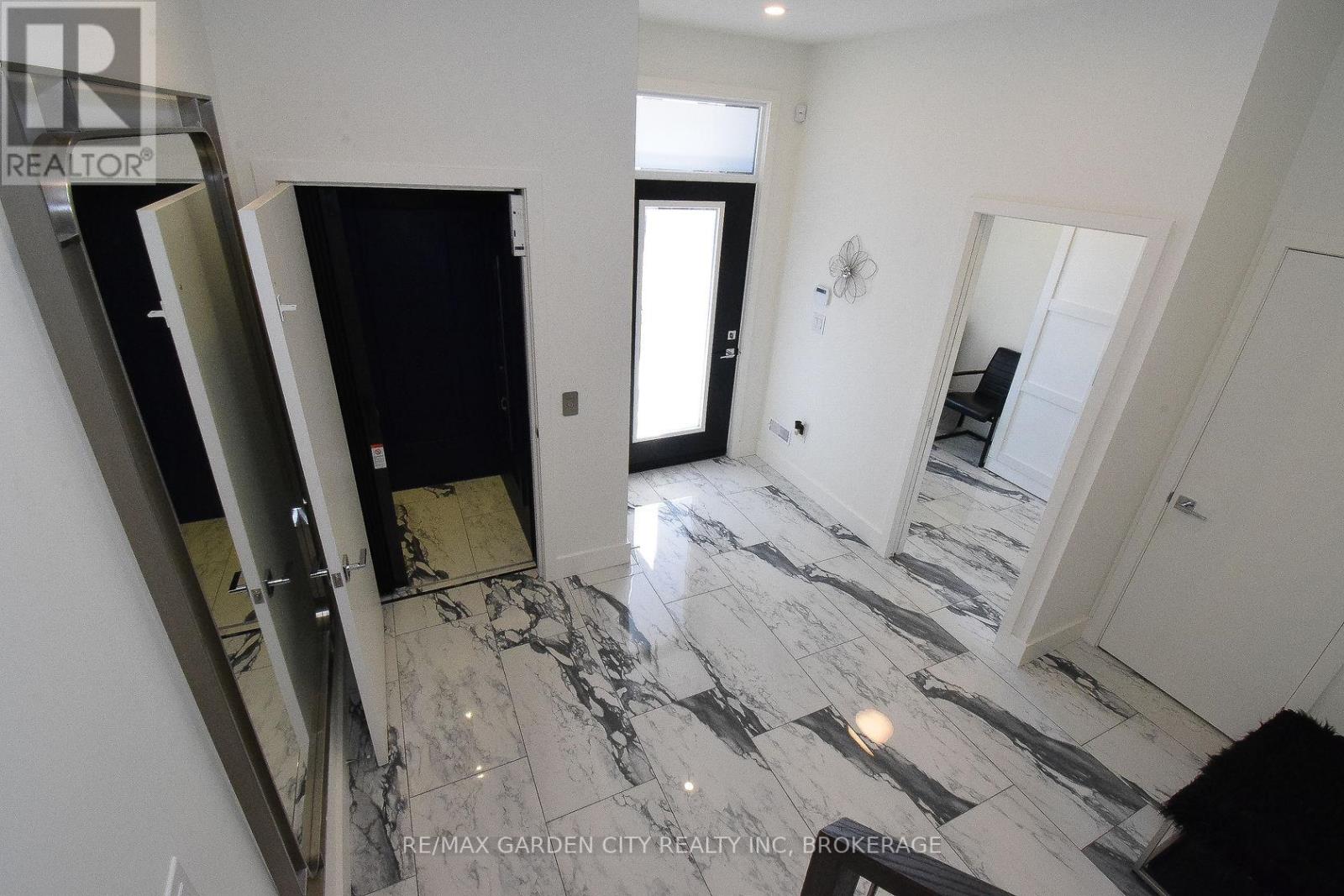 5 - 2 Brock Street S, Hamilton, Ontario  L9H 3G6 - Photo 5 - X13247012