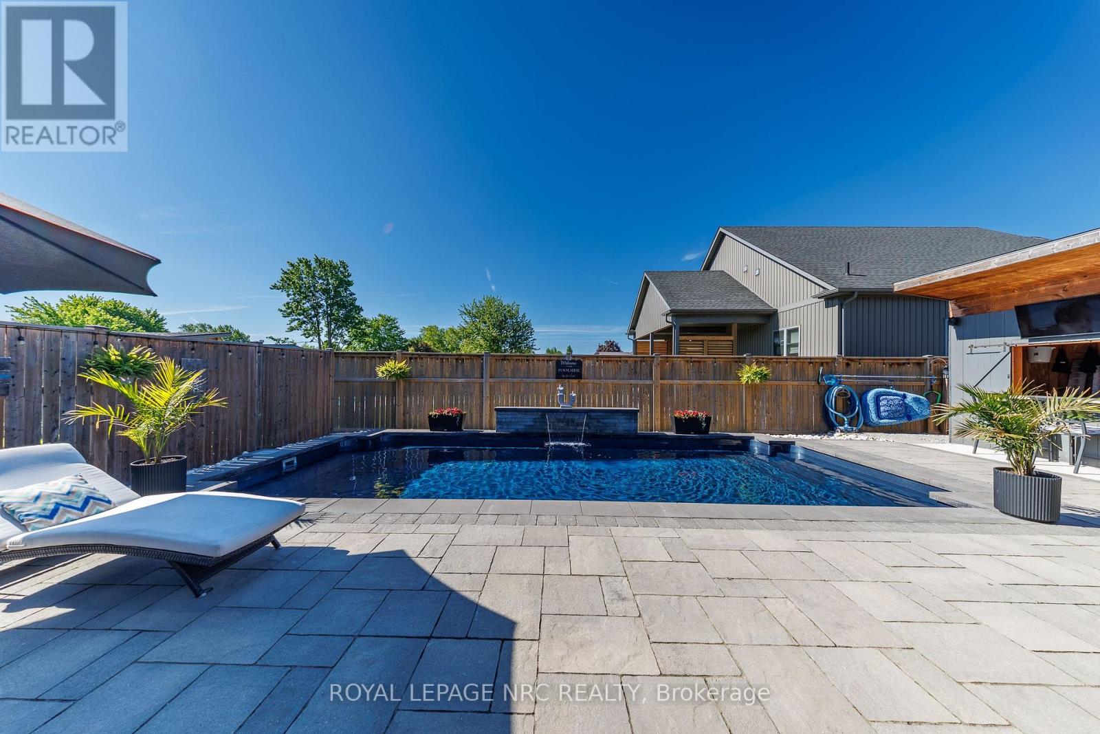 2895 Arrowsmith Court, Fort Erie, Ontario  L0S 1S0 - Photo 9 - X13248470