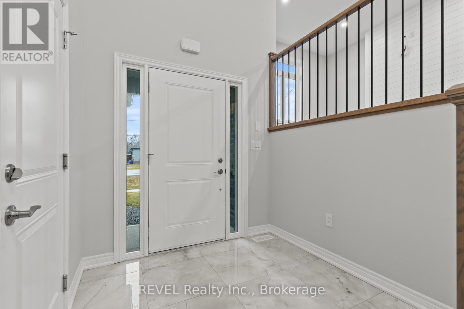 735 Dominion Road, Fort Erie, Ontario  L2A 1G9 - Photo 4 - X13248942