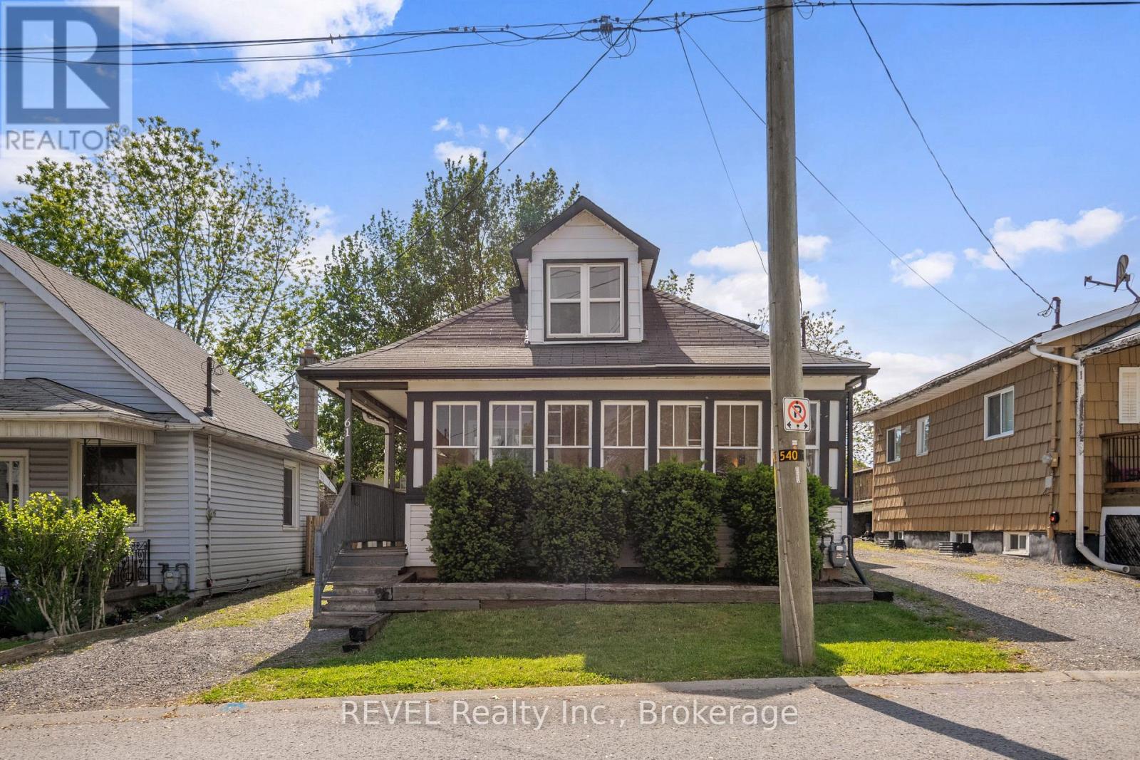 61 Patricia Street, Thorold, Ontario  L2V 3V9 - Photo 2 - X13249116