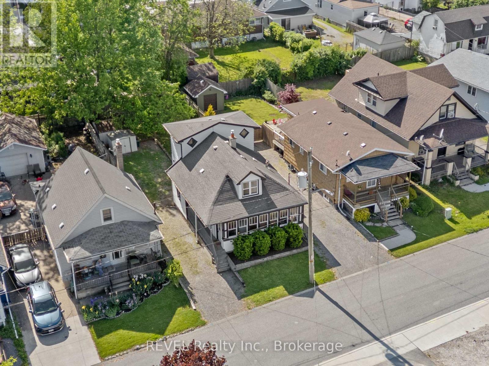 61 Patricia Street, Thorold, Ontario  L2V 3V9 - Photo 3 - X13249116