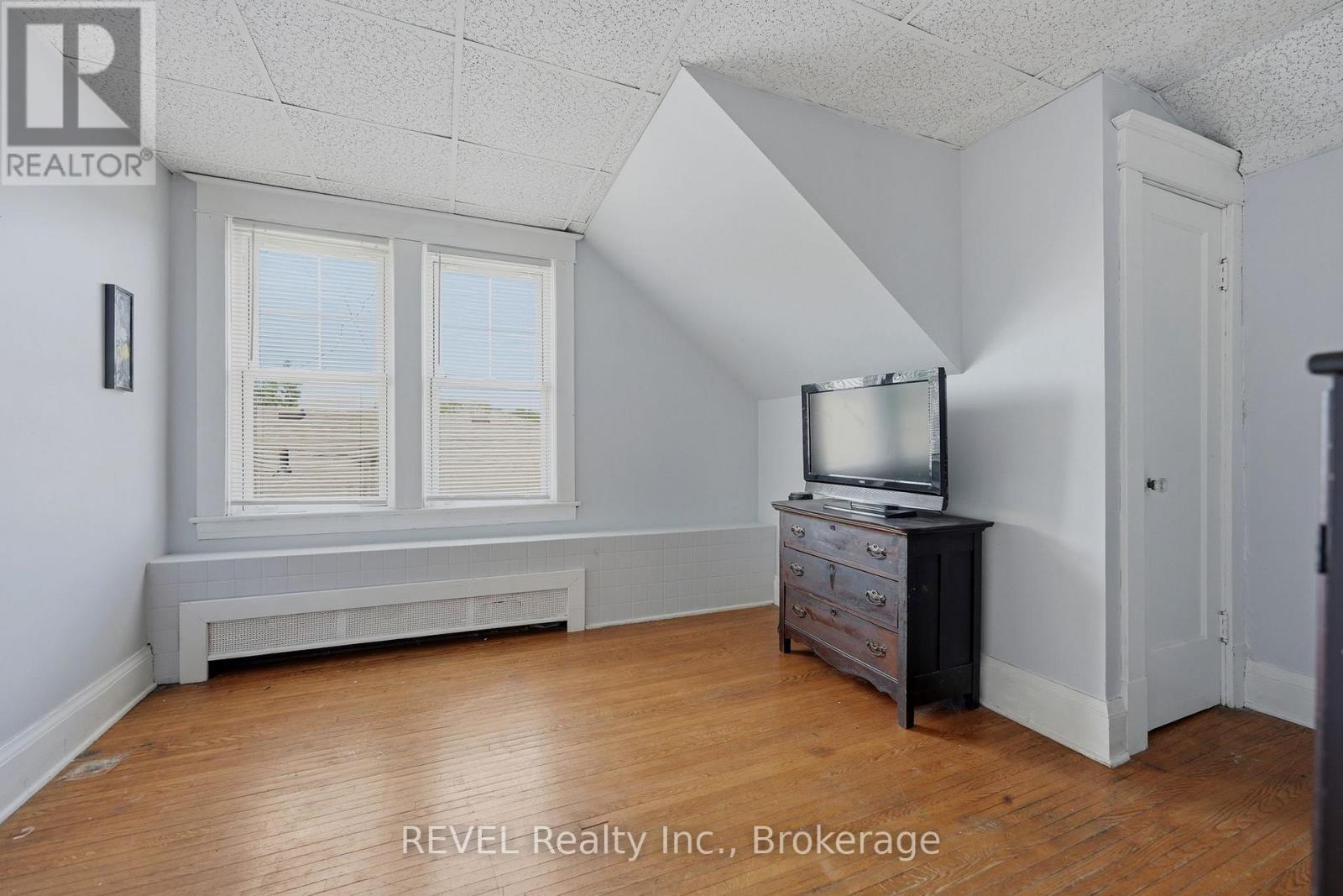 2732 Portage Road, Niagara Falls, Ontario  L2J 2J3 - Photo 32 - X13412798