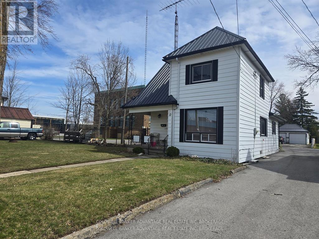 12 Empire Street, Welland, Ontario  L3B 2L2 - Photo 2 - X13413144