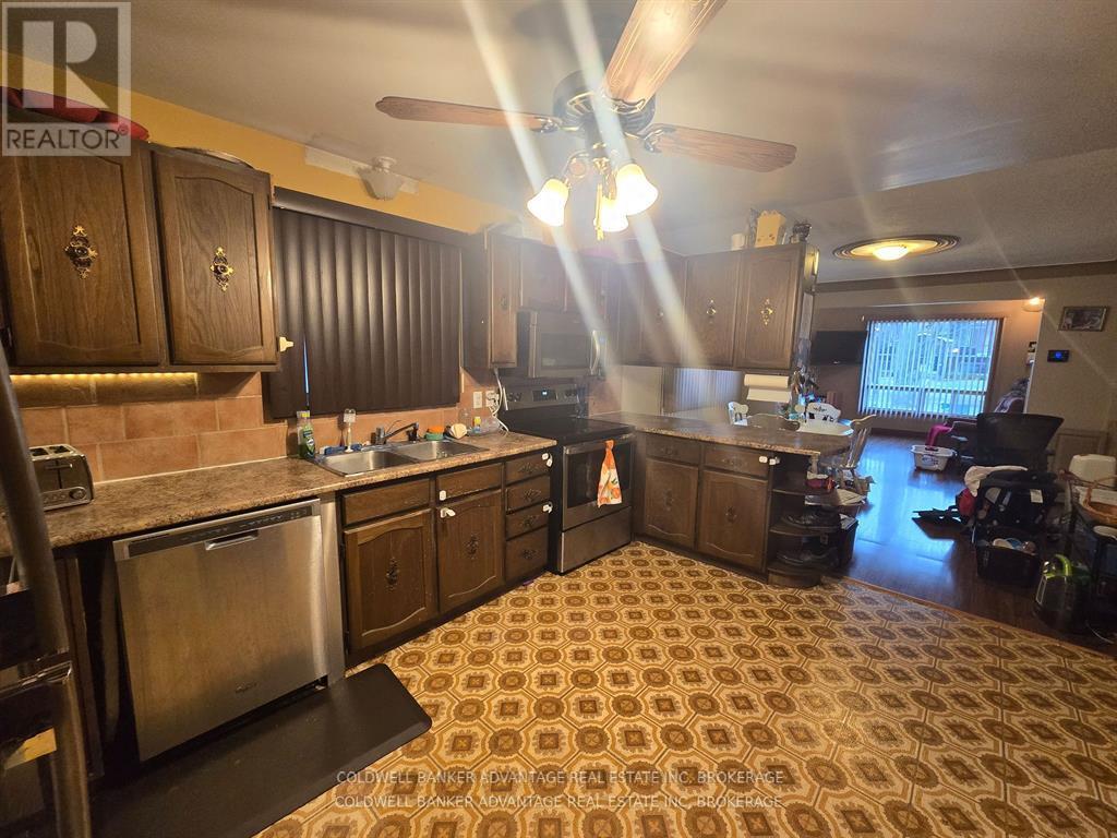 12 Empire Street, Welland, Ontario  L3B 2L2 - Photo 4 - X13413144