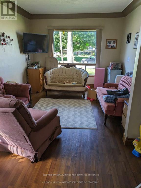 12 Empire Street, Welland, Ontario  L3B 2L2 - Photo 5 - X13413144
