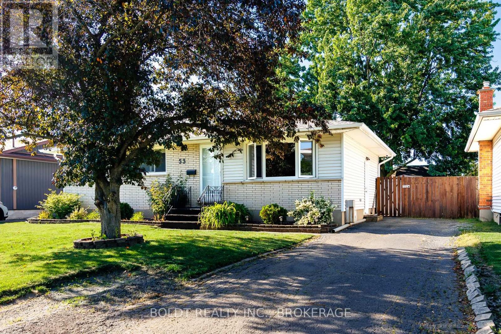 53 Huntley Crescent, St. Catharines, Ontario  L2M 6E5 - Photo 2 - X13413480