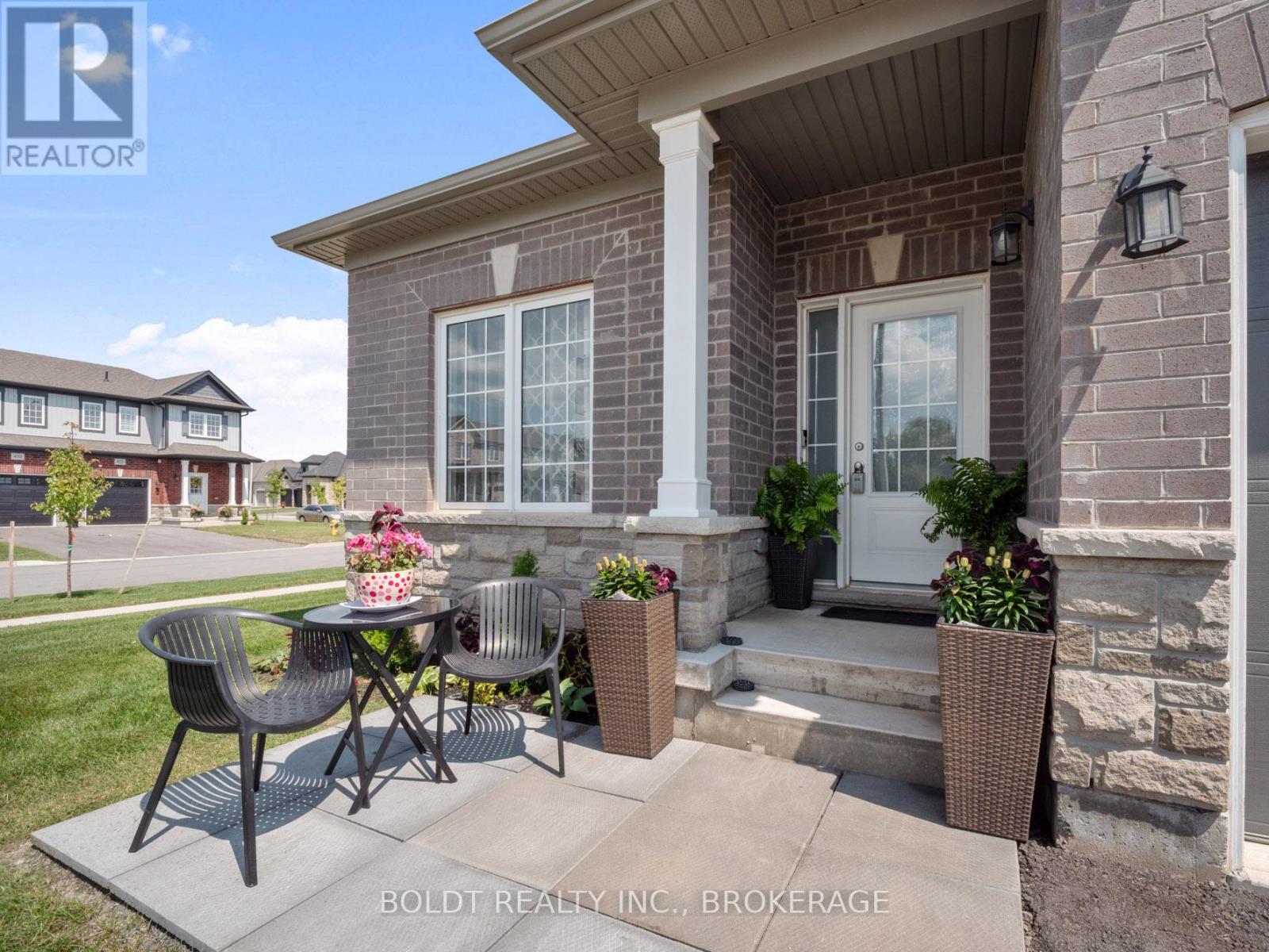 412 Hummel Crescent, Fort Erie, Ontario  L2A 0E8 - Photo 3 - X13414458