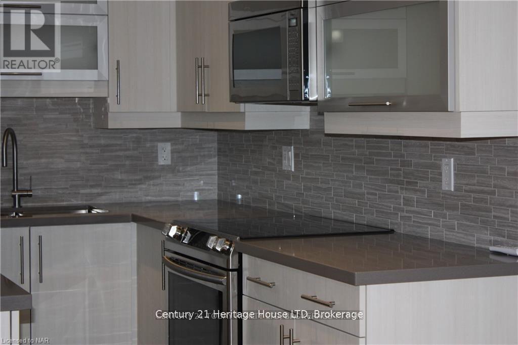 1 - 238 Bertie Street, Fort Erie, Ontario  L2A 1Z3 - Photo 2 - X13416506