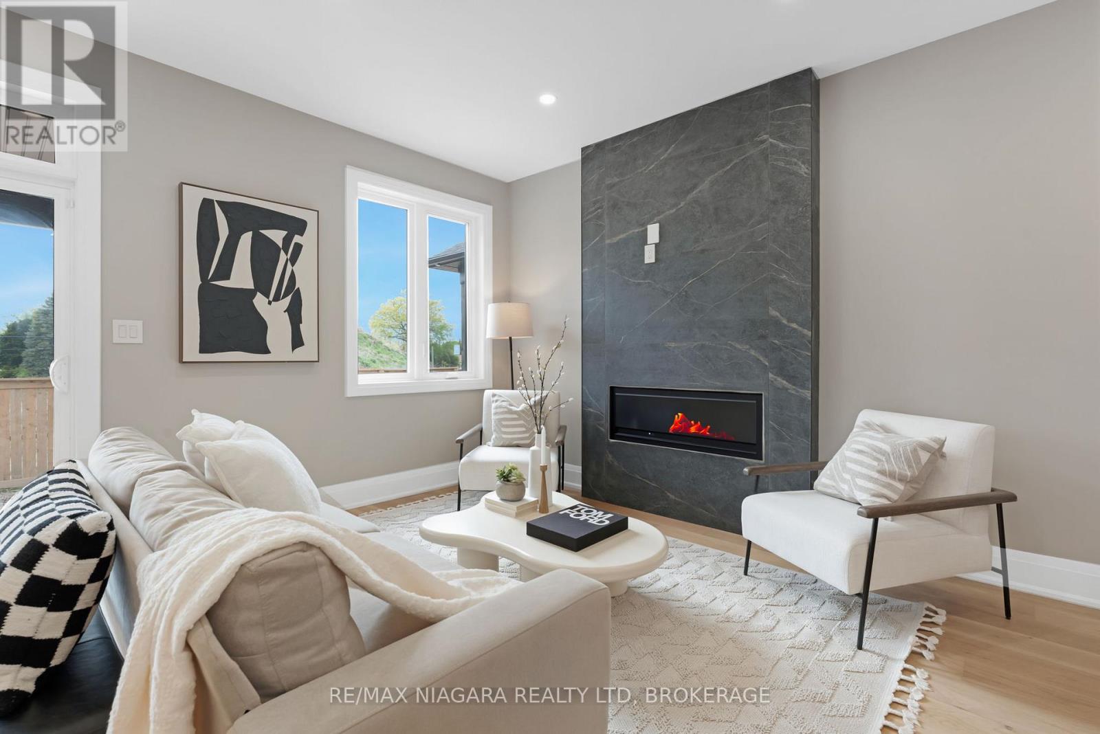 Upper - 6204 Curlin Crescent, Niagara Falls, Ontario  L2H 0B8 - Photo 11 - X13416670