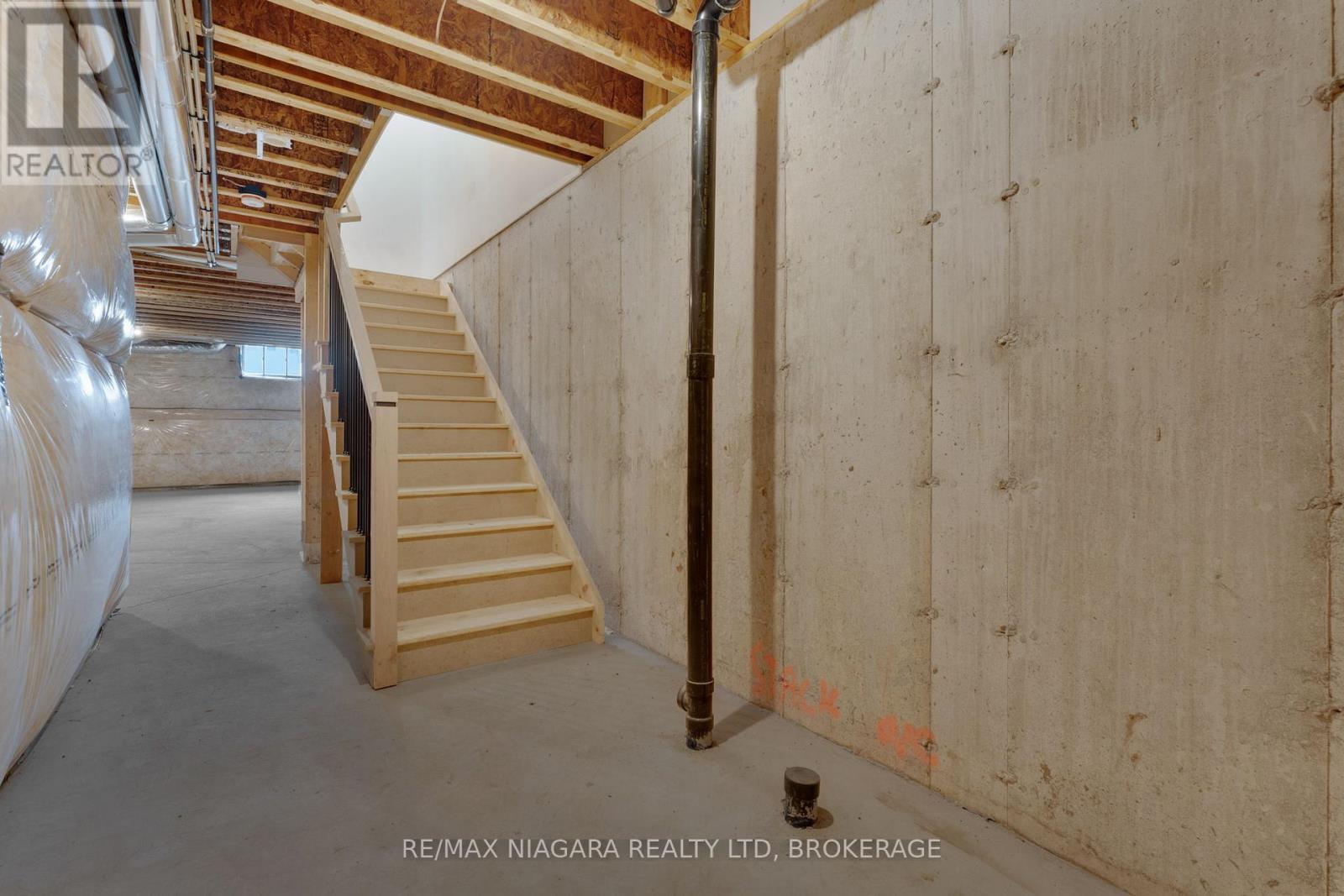 Upper - 6204 Curlin Crescent, Niagara Falls, Ontario  L2H 0B8 - Photo 29 - X13416670