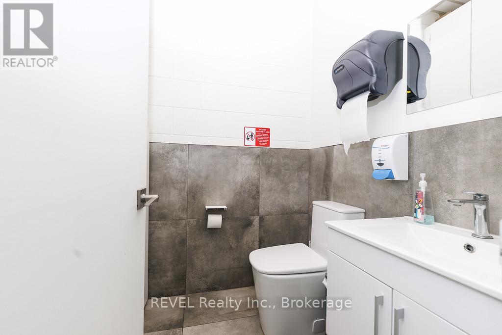 120 Welland Avenue, St. Catharines, Ontario  L2R 2N3 - Photo 10 - X13416814