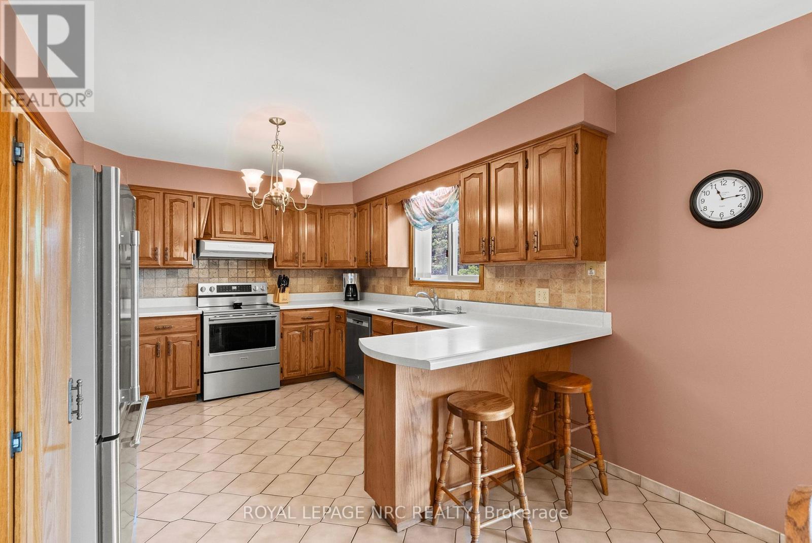 14 Tupper Drive, Thorold, Ontario  L2V 4C7 - Photo 13 - X13429856