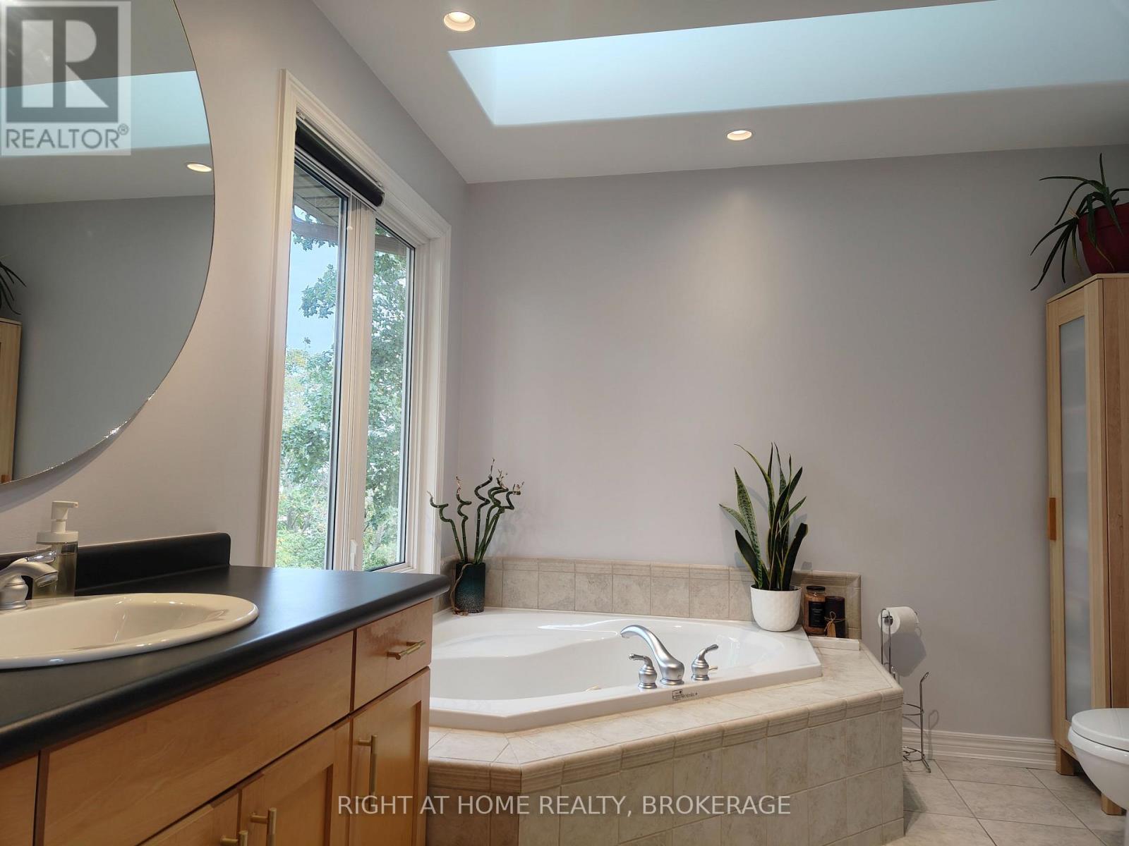 22 Ursula Avenue, St. Catharines, Ontario  L2T 1T1 - Photo 29 - X13432216