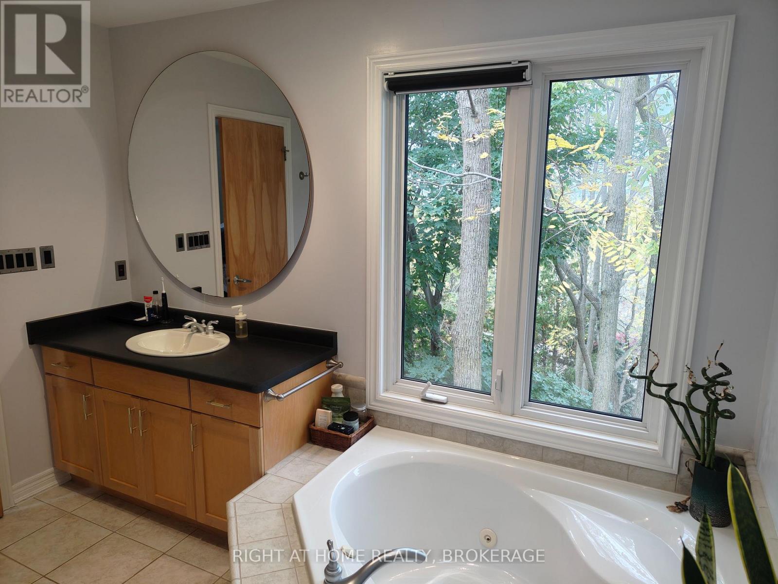 22 Ursula Avenue, St. Catharines, Ontario  L2T 1T1 - Photo 30 - X13432216