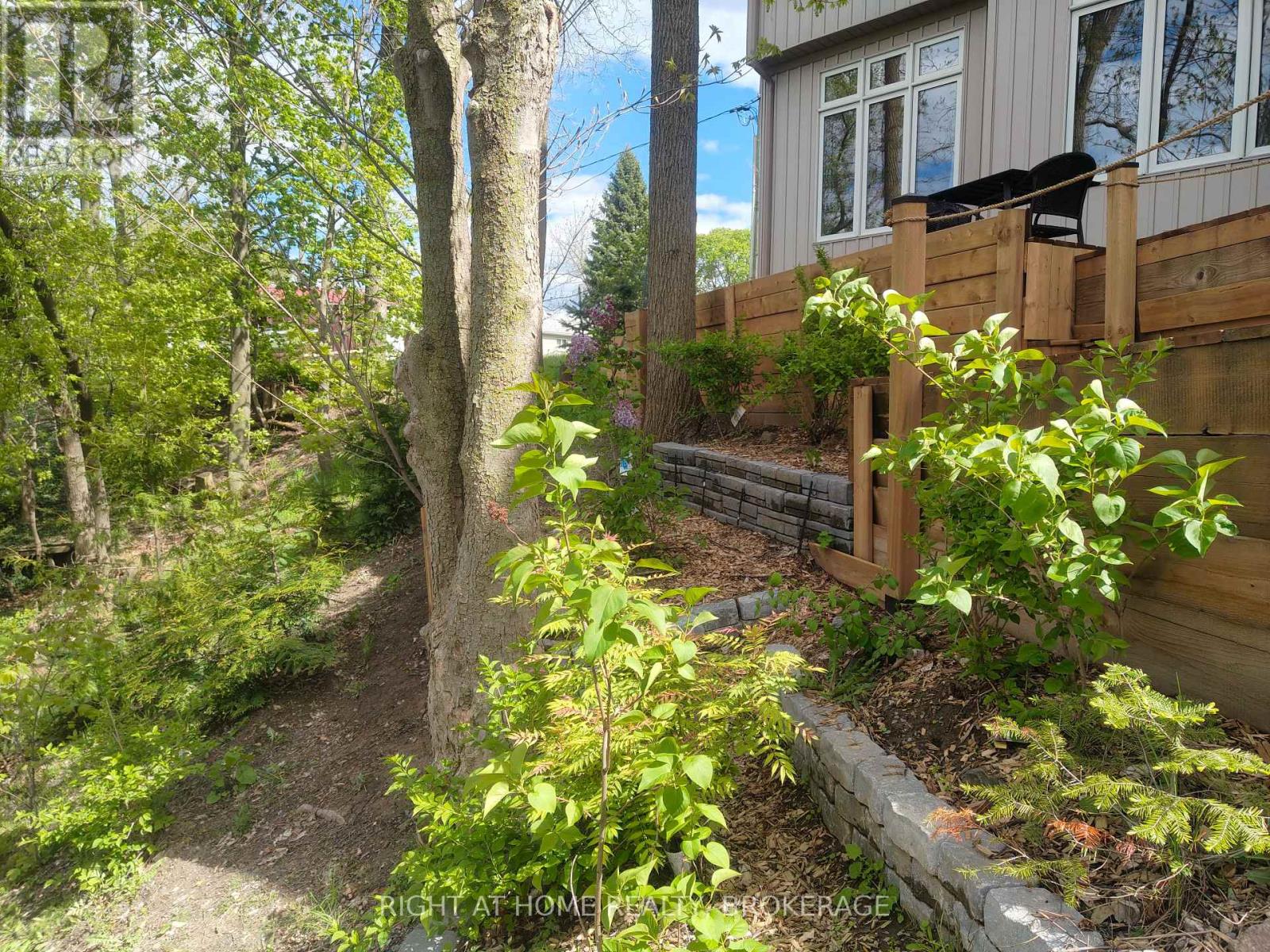 22 Ursula Avenue, St. Catharines, Ontario  L2T 1T1 - Photo 6 - X13432216