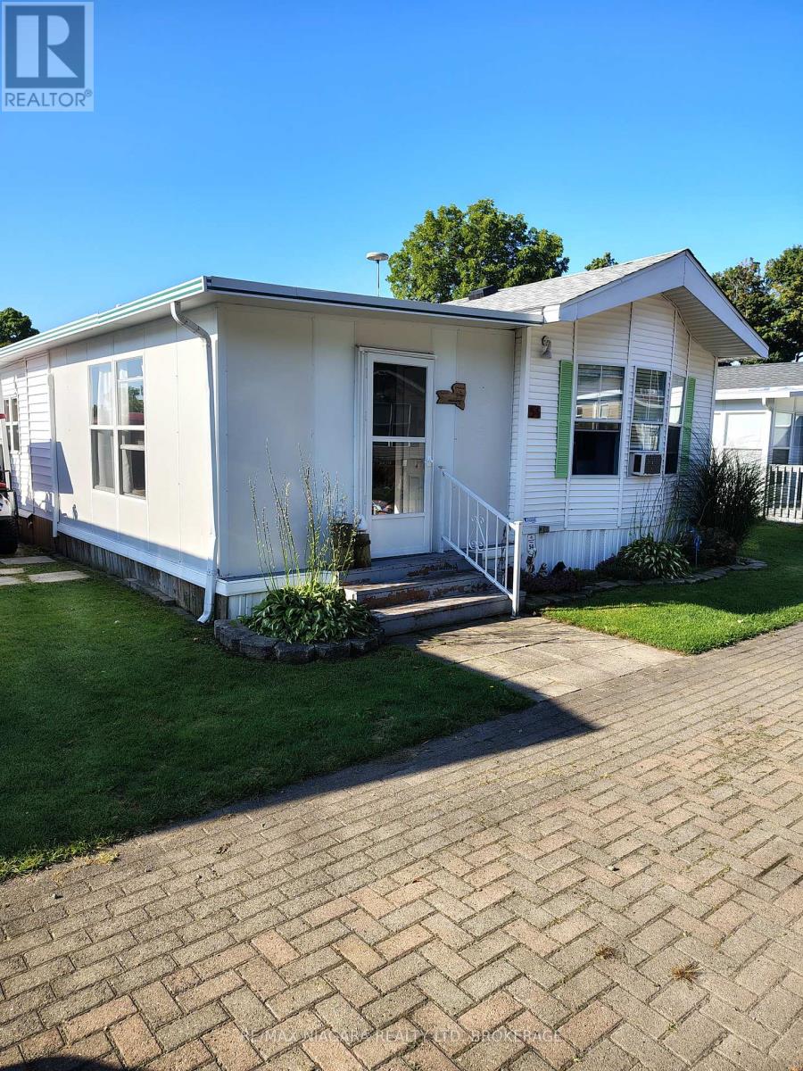 54 Quarry View Village, Port Colborne, Ontario  L0S 1R0 - Photo 1 - X13432764