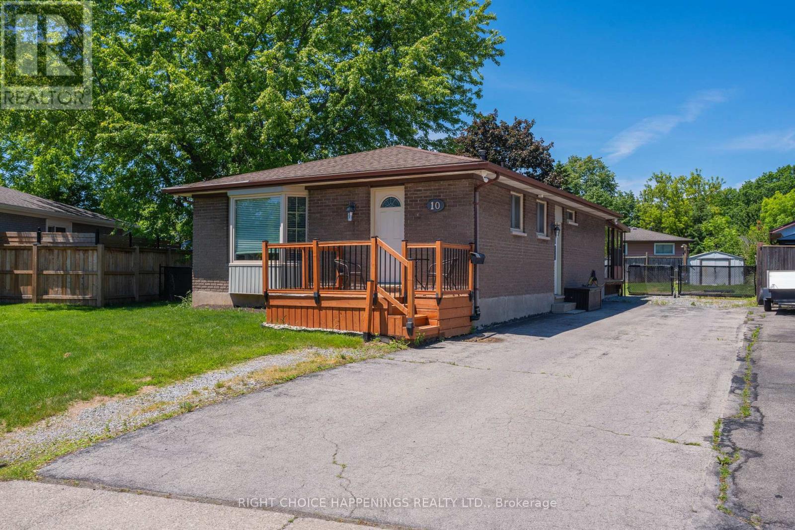 10 Newleaf Crescent, Welland, Ontario  L3C 6B4 - Photo 1 - X13435782