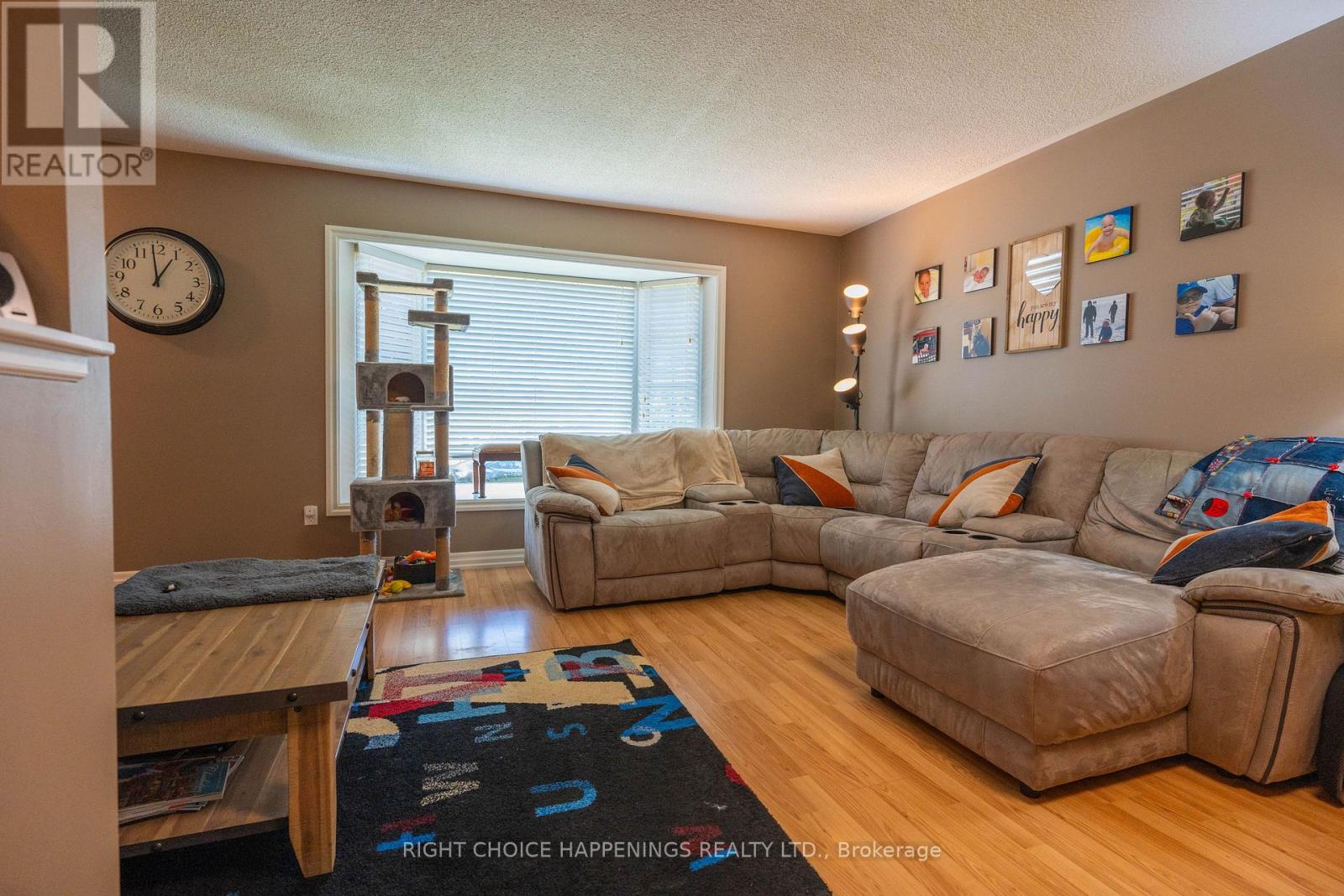 10 Newleaf Crescent, Welland, Ontario  L3C 6B4 - Photo 4 - X13435782