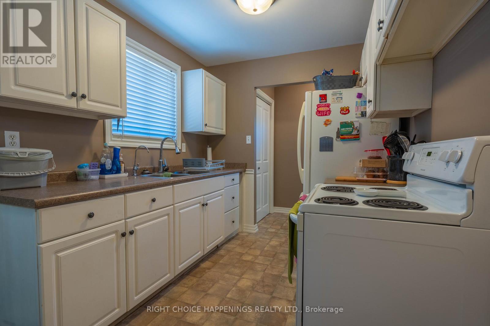 10 Newleaf Crescent, Welland, Ontario  L3C 6B4 - Photo 7 - X13435782