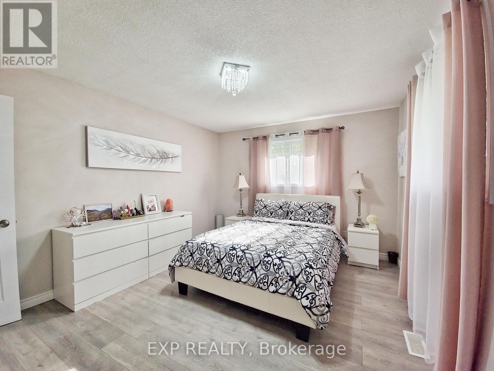 3460 Garner Road, Niagara Falls, Ontario  L2H 0S3 - Photo 17 - X13436942