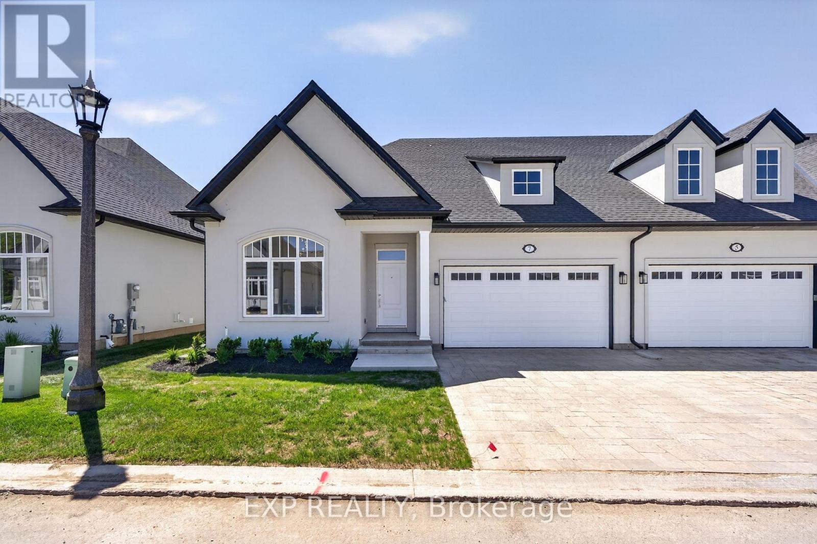 8 Butternut Crescent, Fort Erie, Ontario  L0S 1N0 - Photo 1 - X13440214