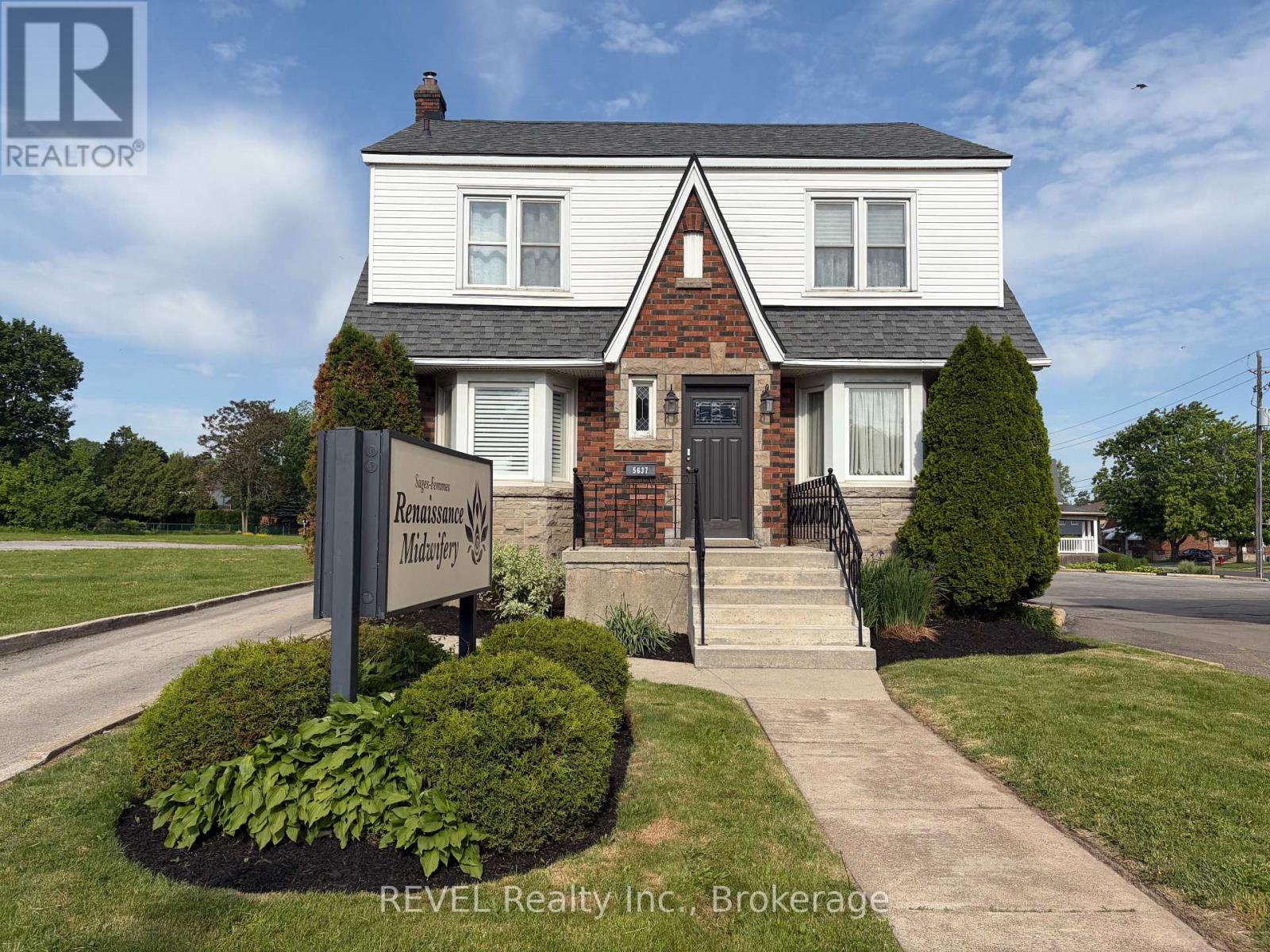 5637 Main Street, Niagara Falls, Ontario  L2G 5Z3 - Photo 1 - X13441356