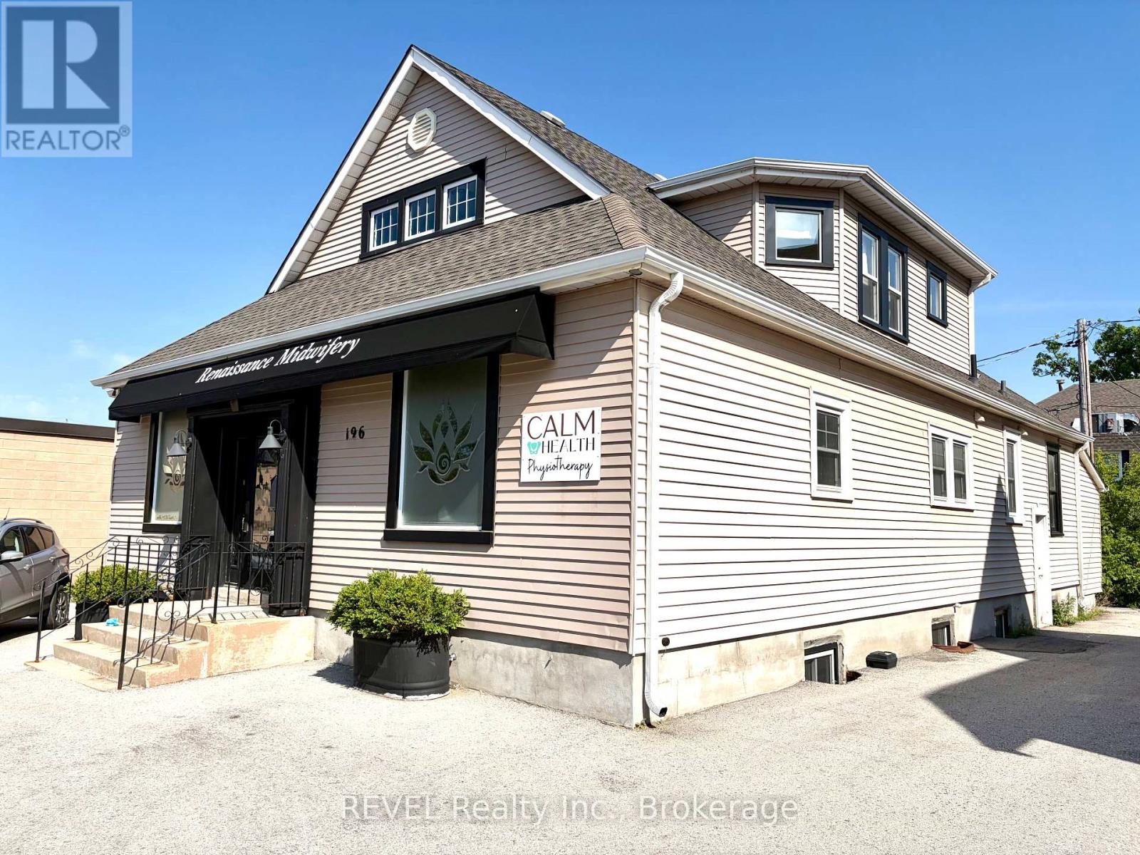 196 East Main Street, Welland, Ontario  L3B 3W8 - Photo 1 - X13442614