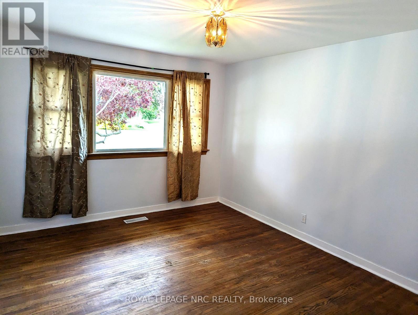 6094 Stevens Street, Niagara Falls, Ontario  L2E 3A3 - Photo 18 - X13443514