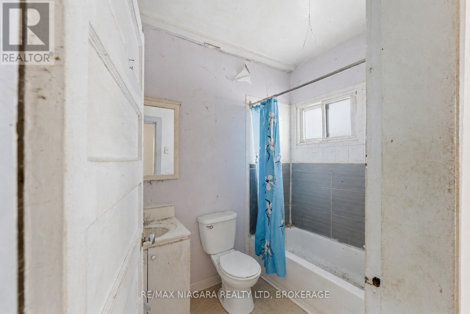 6043 Main Street, Niagara Falls, Ontario  L2G 6A1 - Photo 36 - X13446282