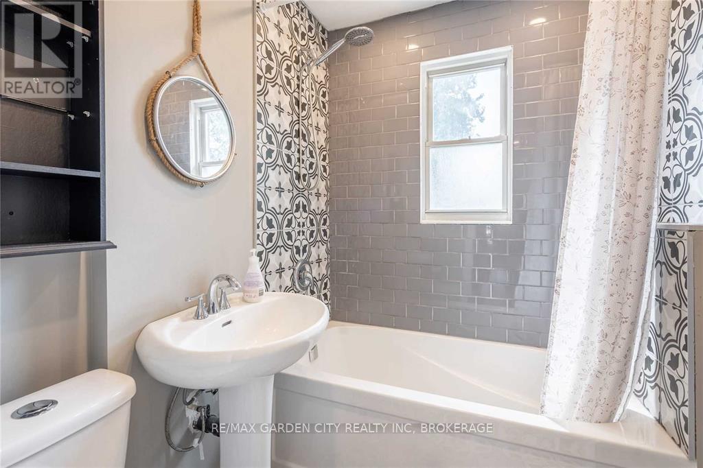 96 Beechwood Avenue, Hamilton, Ontario  L8L 2S6 - Photo 22 - X13452436