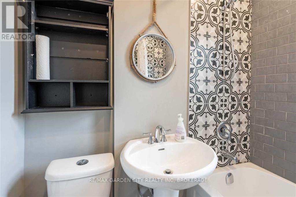96 Beechwood Avenue, Hamilton, Ontario  L8L 2S6 - Photo 23 - X13452436