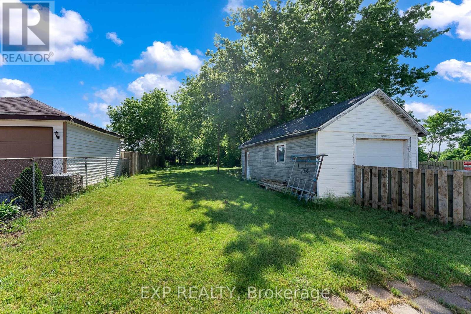 5932 Carlton Avenue, Niagara Falls, Ontario  L2G 5J5 - Photo 4 - X13452796
