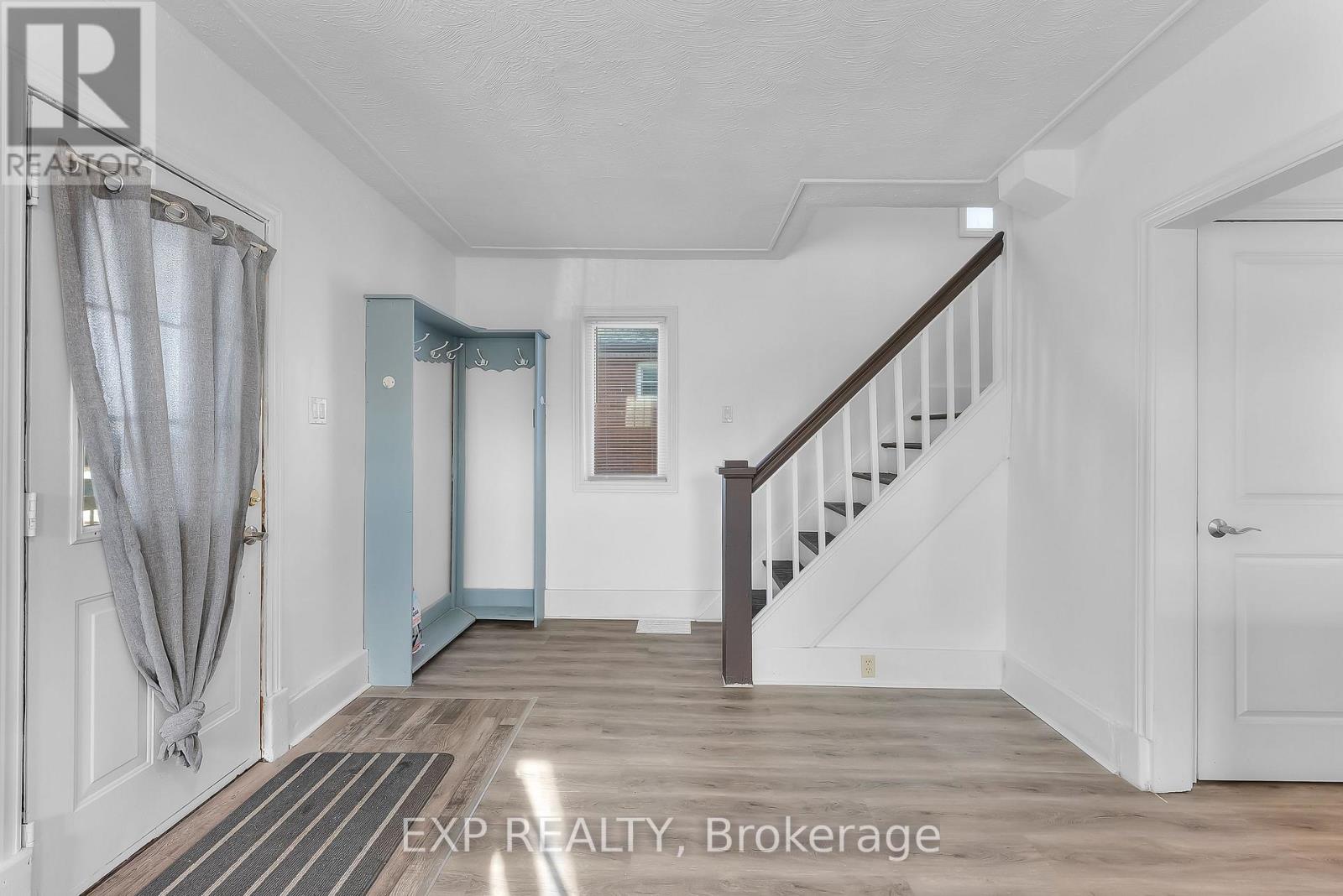 5932 Carlton Avenue, Niagara Falls, Ontario  L2G 5J5 - Photo 7 - X13452796